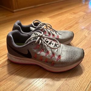 nike pegasus 33 grey running shoes